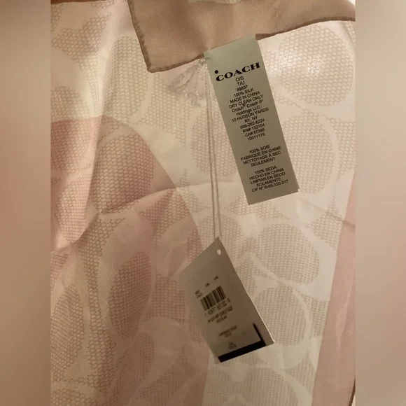 COACH Oversized Silk Scarf Heart Design on Classic Signature Cs Pattern NWT - Picture 5 of 5